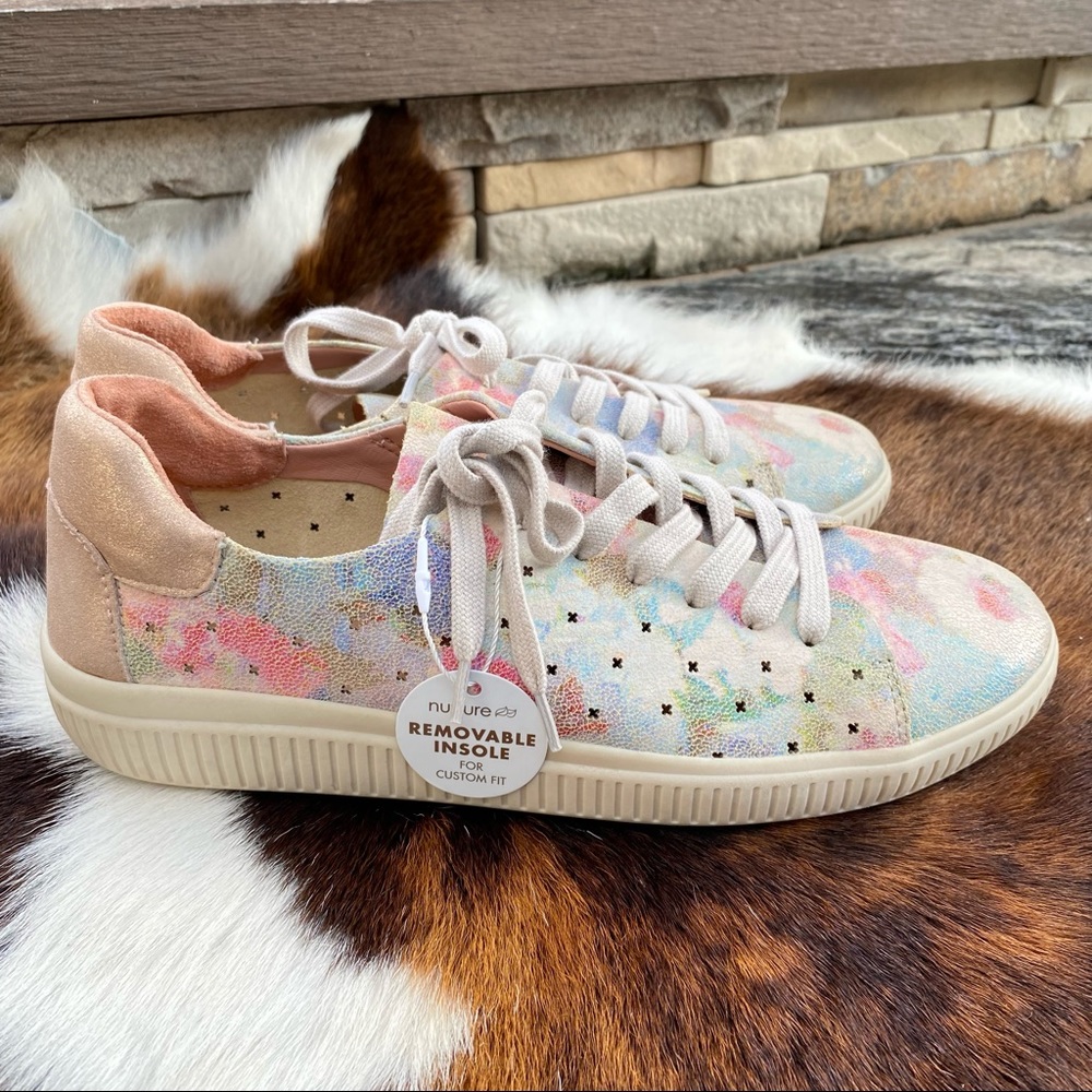 Nurture Floral Print Sneakers SZ 9.5  NWT